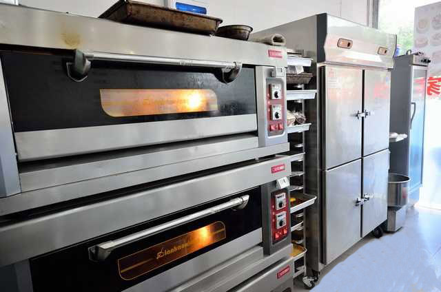 厨房四门立式不锈钢门冷柜
